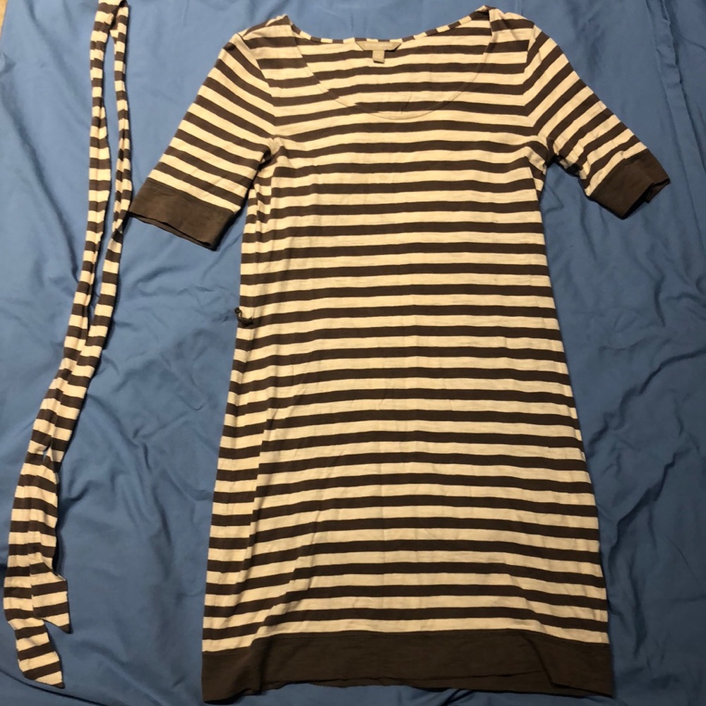 Comfortable, versatile Banana Republic dress